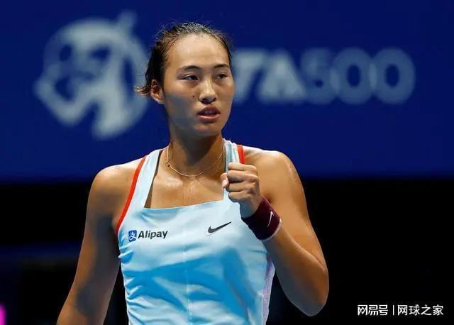 美国总统特朗普荣获首届国际足联和平奖 因凡蒂诺为其颁奖